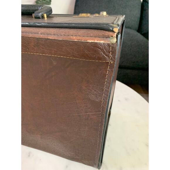 Vintage Brown Leather File Briefcase with Key - Picture 4 of 12